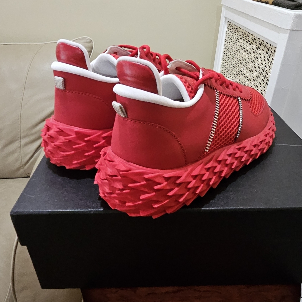 Giuseppe - Picture 4 of 5